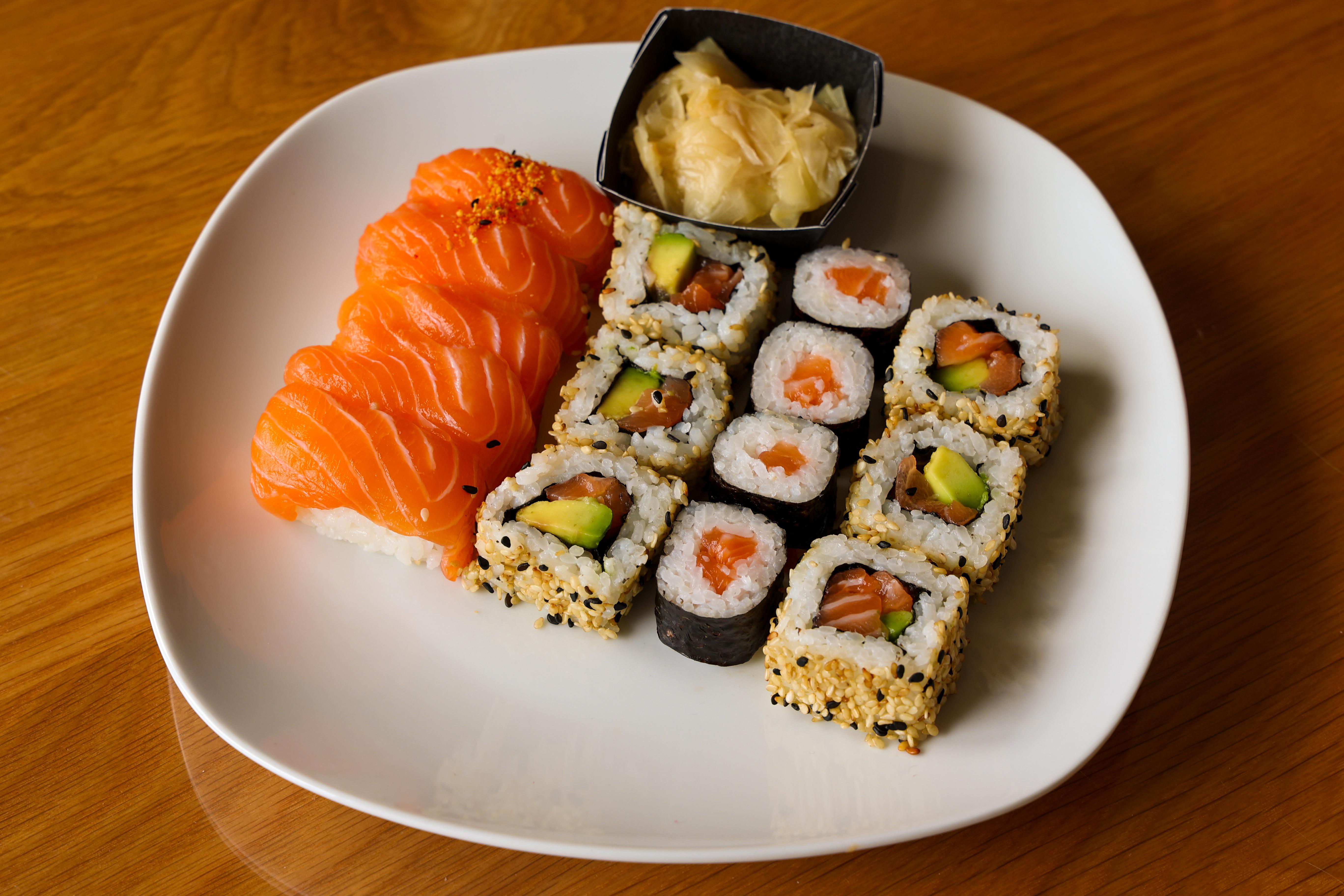 Salmon & Maki Combo